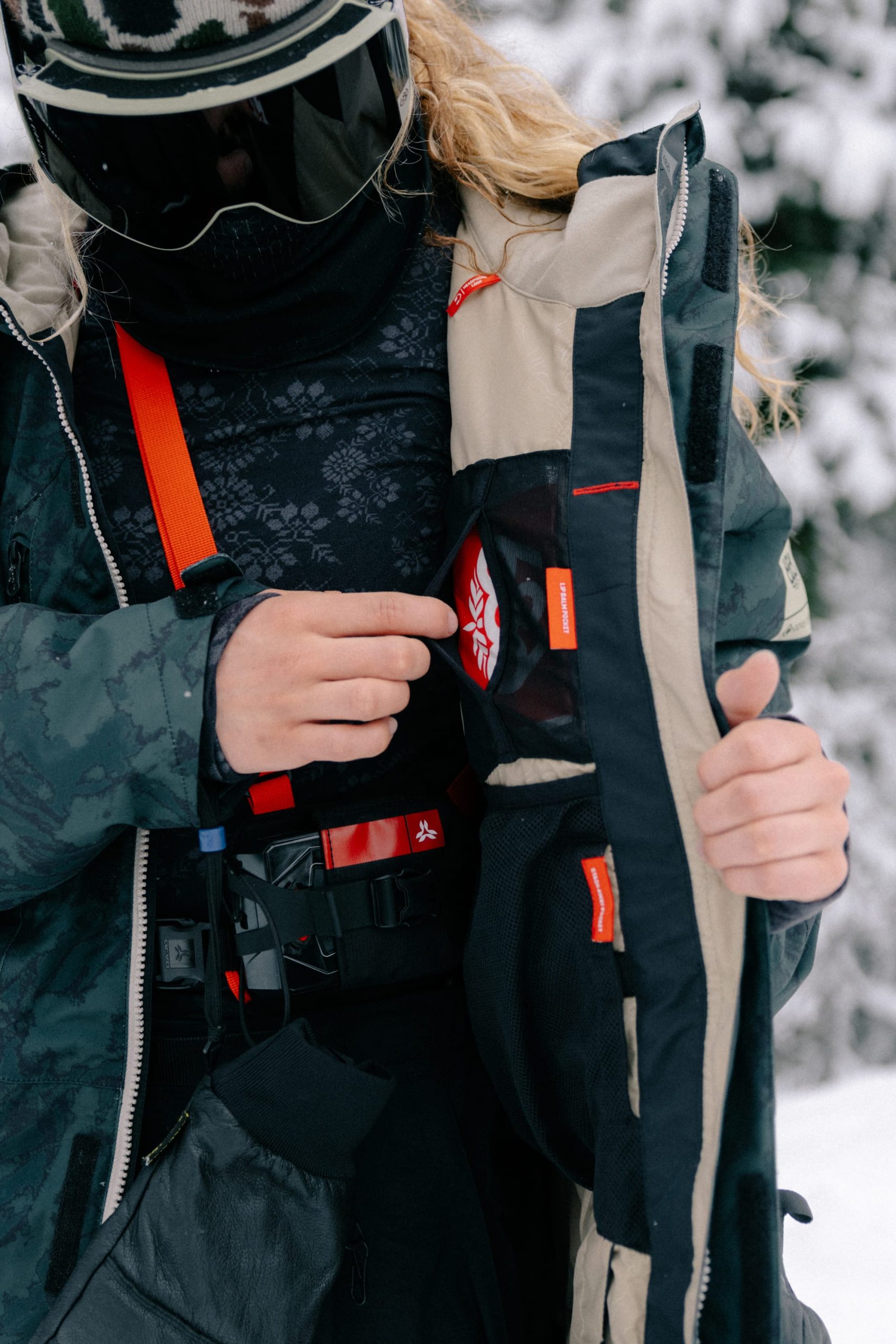 686 Women's GORE-TEX® Willow™ Insulated Jacket - Image 15