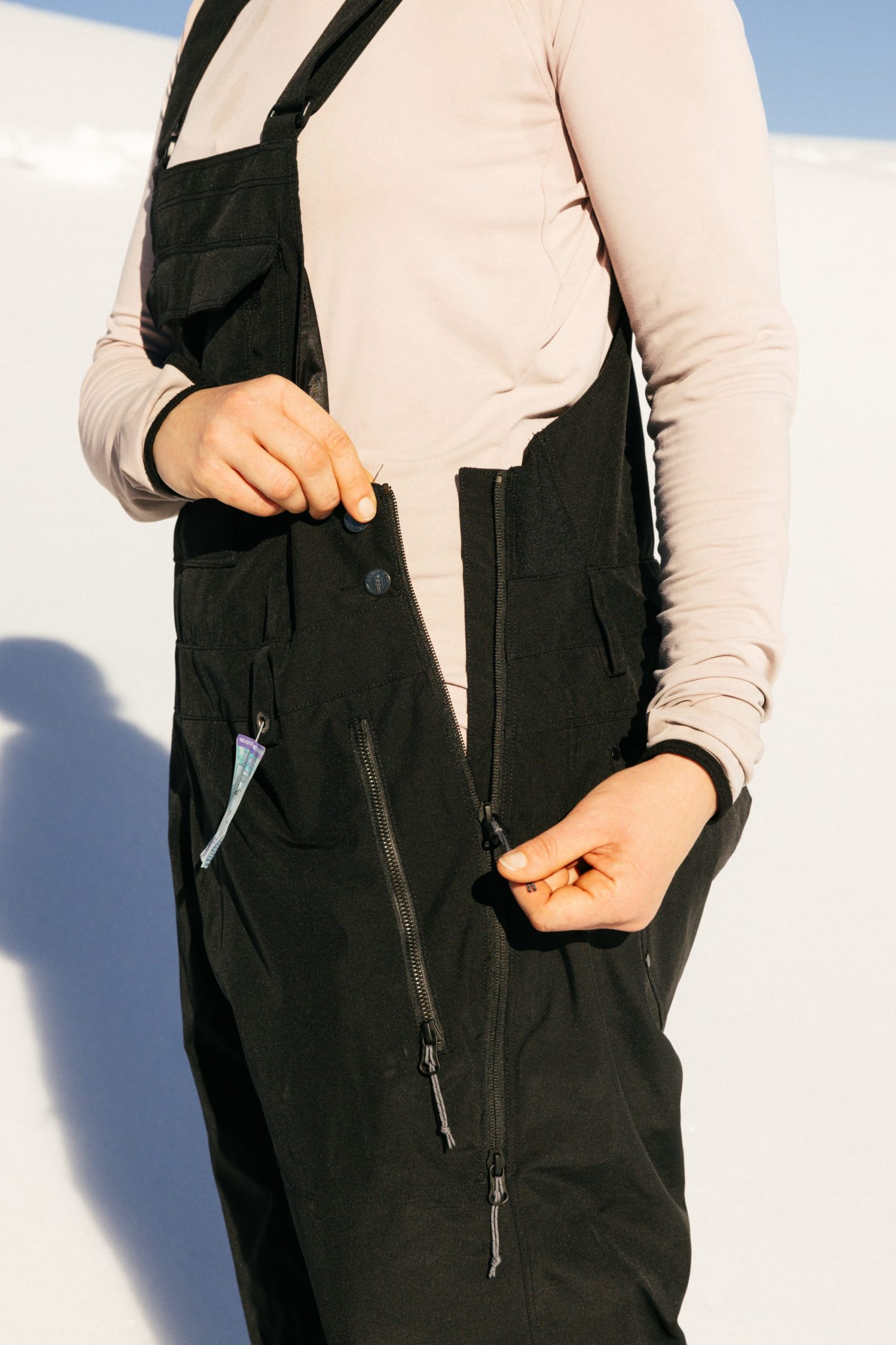 686 Women's Black Magic™ Insulated Bib - Image 3