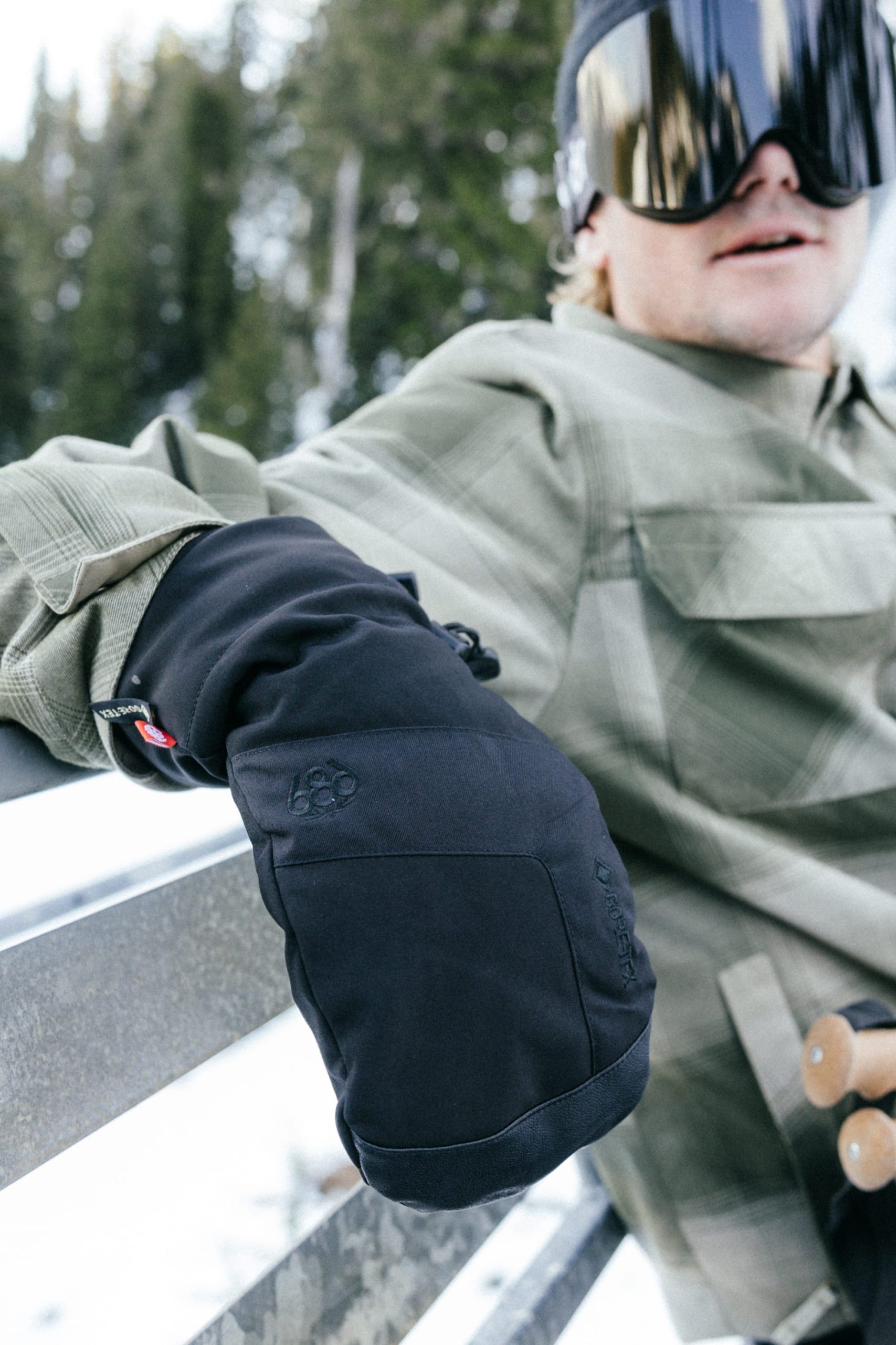 686 Men's GORE-TEX® Linear™ Mitt - Image 2